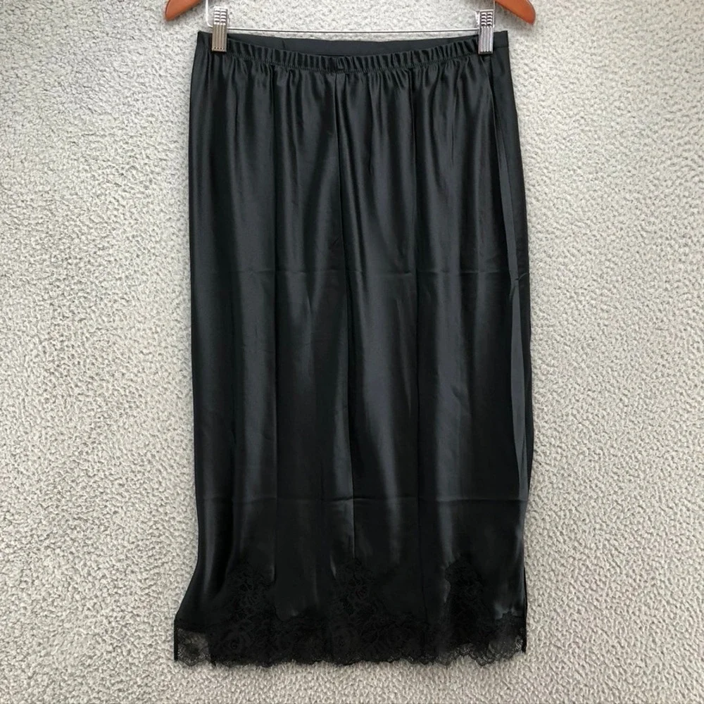 Victoria's Secret 2-Piece Lingerie Set Women Size M Black Lace Satin Top Skirt